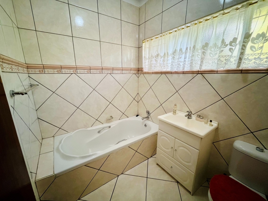 3 Bedroom Property for Sale in Wilkoppies North West